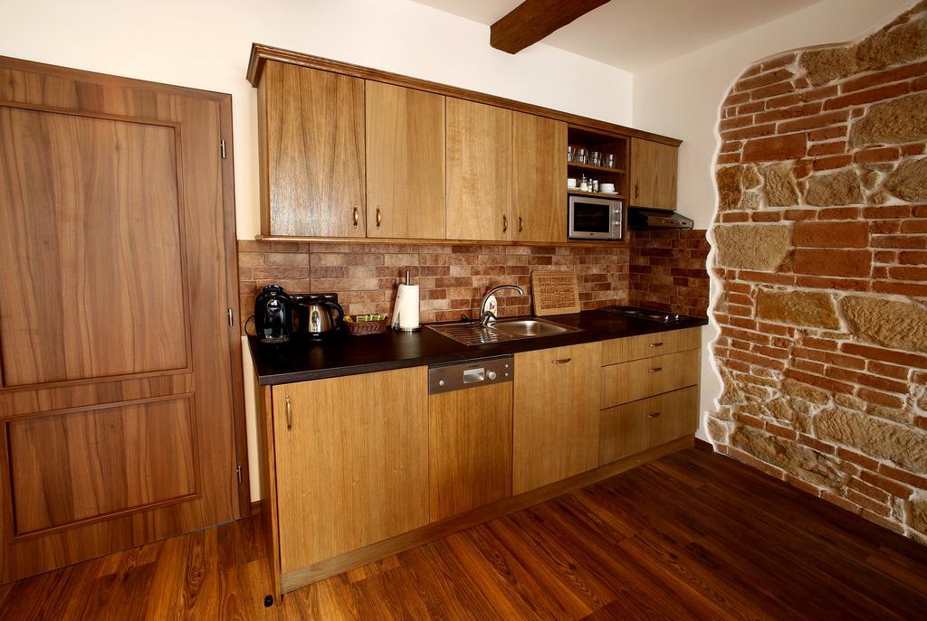 Apartments & Suites Zluta Hruska Pilsen Exterior photo